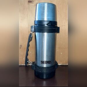 Thermos Black & Silver Vacuum Insulated Flask 1 Liter Stopper #650 Vintage USA